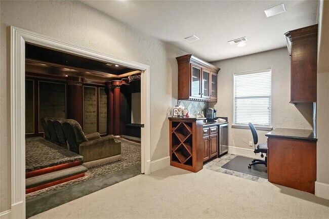 Building Photo - 25207 Hideaway Run Dr