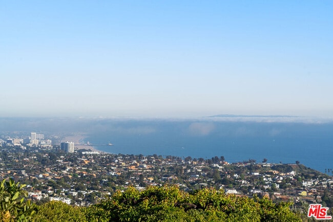 Building Photo - 1227 Tellem Dr