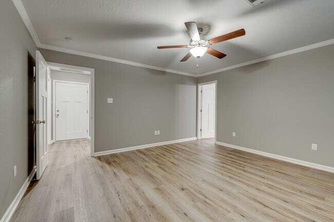 Building Photo - 2120 Shadow Falls Dr