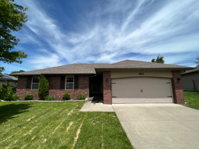 Primary Photo - 752 N Cox Ave