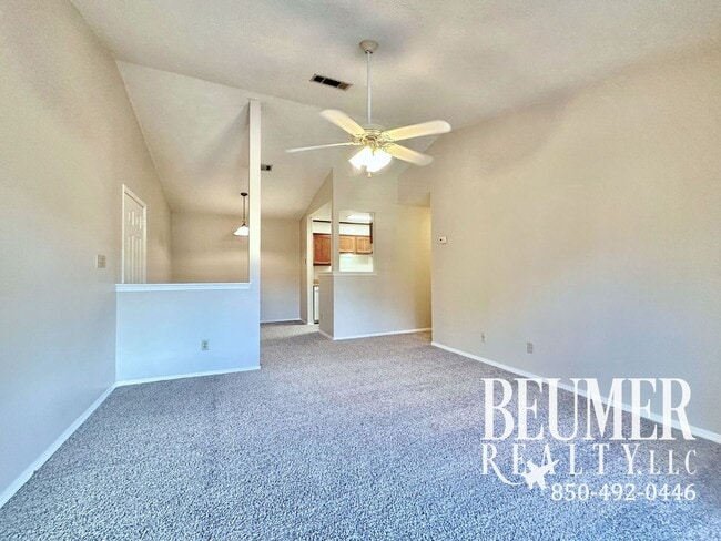 Building Photo - 2bd/2ba Condo in Prime Location on Scenic Highway