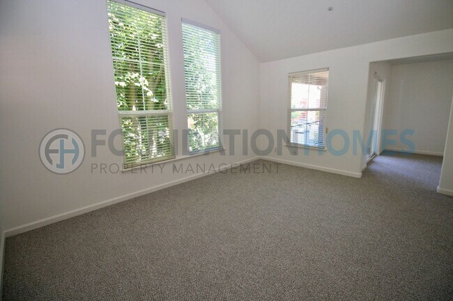 Building Photo - 75 Gann Way