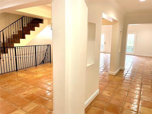 Building Photo - 6206 Paradise Point Dr