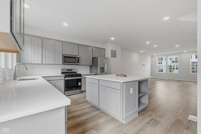 Building Photo - 14549 Elsmere Ln