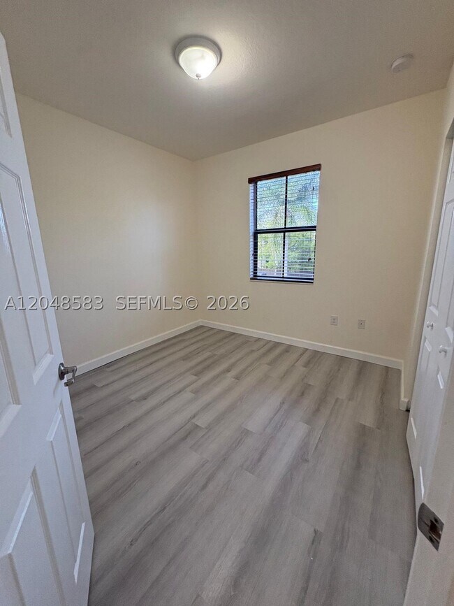 Building Photo - 17460 SW 153rd Ave