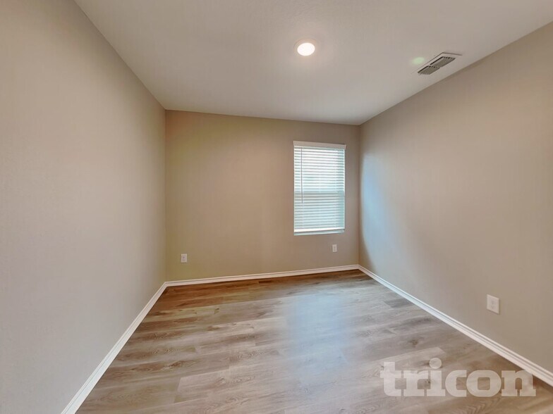 Building Photo - 8503 Western Tanager