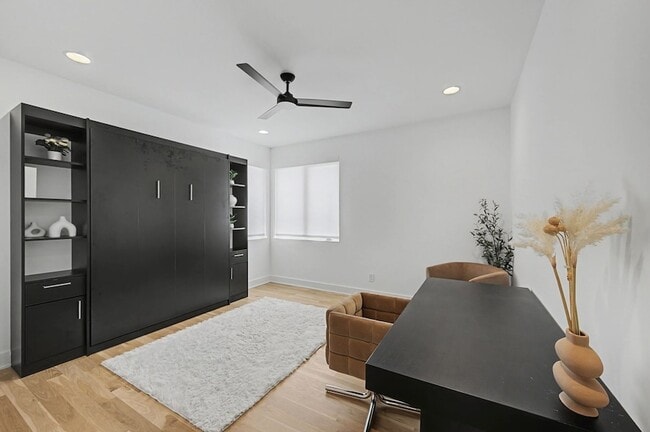 Building Photo - 2510 Barclay Dr