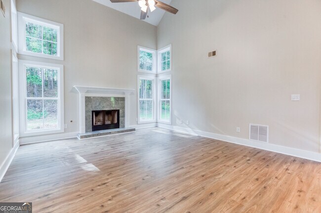 Building Photo - 4085 Fawn Valley Dr