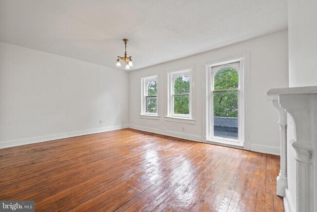 Building Photo - 1306 Euclid St NW
