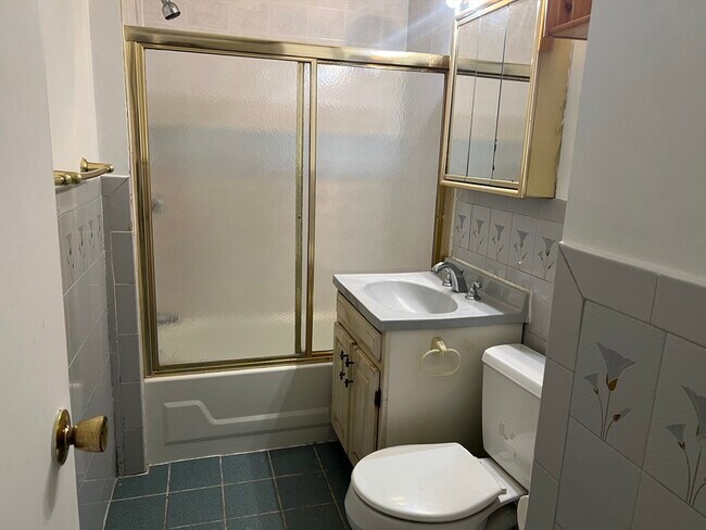 Building Photo - 21 Hamlet Pl