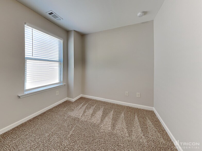 Building Photo - 55 Wyndham Ct