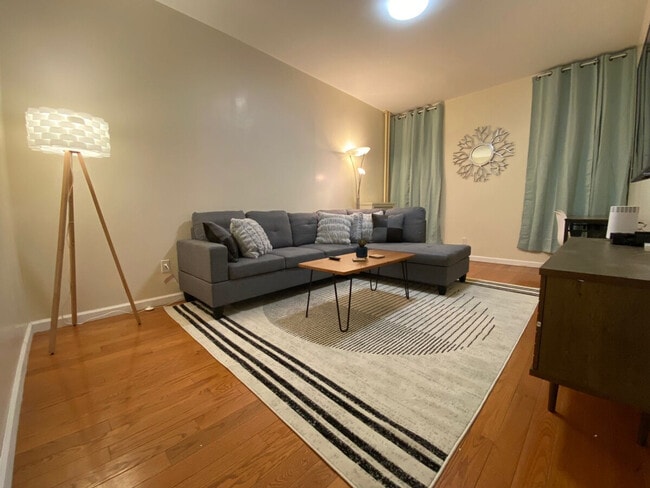 Building Photo - 1156 42nd St