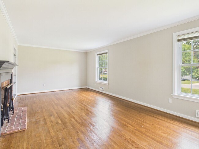 Building Photo - 1519 Chauncey Ln