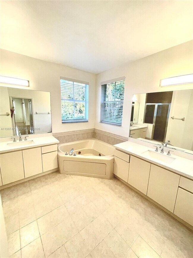 Building Photo - 16500 SW 37th St