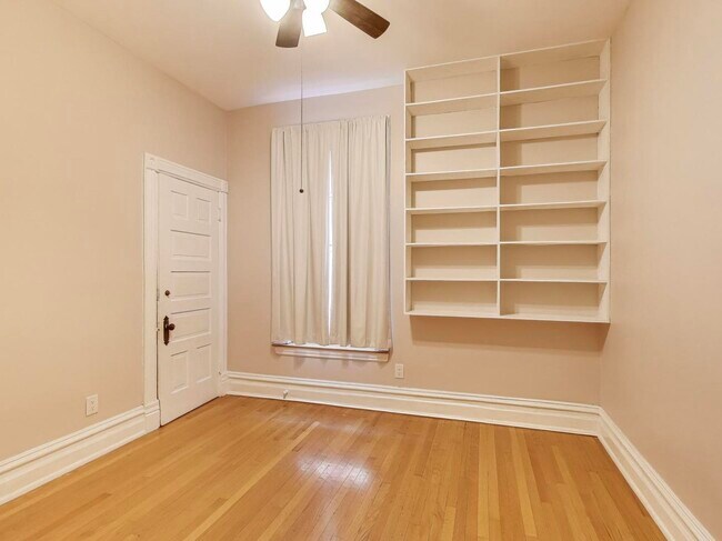 Building Photo - 5203 S Dorchester Ave