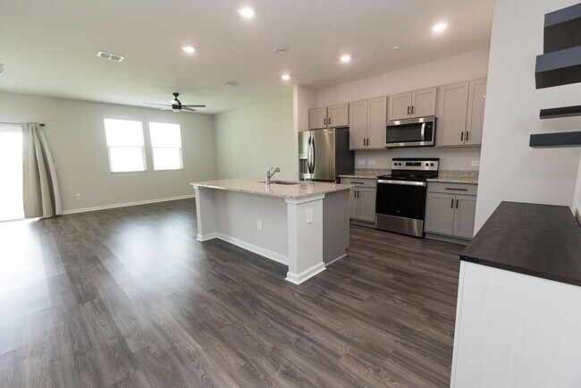 Building Photo - For Rent | Like-New 3 Bedroom, 2 Bath Home...