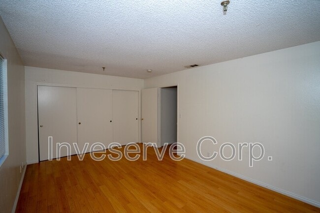 Building Photo - 14733 Nelson Ave E