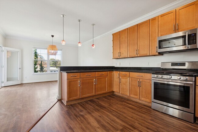 Building Photo - Chic's Beach Updated Rental!