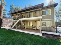 Building Photo - 2 bed 1 bath unit for rent in South Lake Tahoe