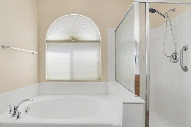 Building Photo - Immaculate 5-Bed, 3-Bath Entertainer’s Home on Over a Quarter Acre in Gated Riverwalk Ranch Manor...