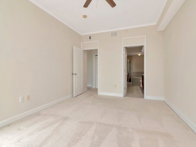 Building Photo - Waterfront Penthouse Living – Luxury 3 Bedroom / 2 Bath Condo on the Water