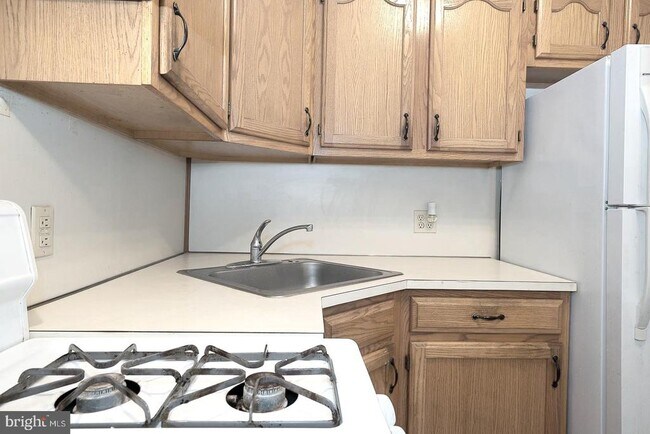 Building Photo - 418 Harlan St