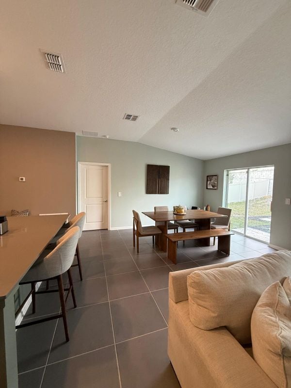 Building Photo - 1107 Pomelo St