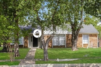 Building Photo - 3 Bedroom Pet-Friendly Home in Lewisville, TX with Main Street Renewal