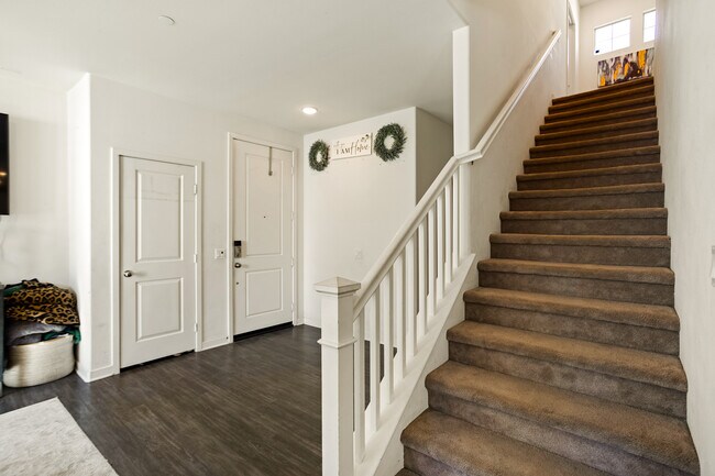 Building Photo - 4846 S Monarch Pl