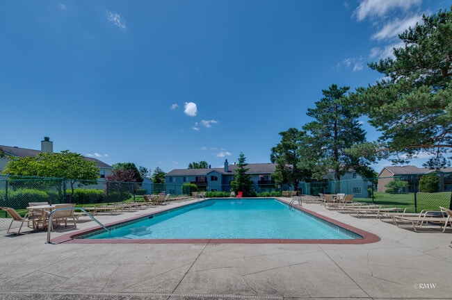 Building Photo - 310 Newport Ln