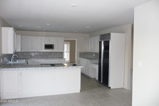 Building Photo - 6141 N 34th Pl
