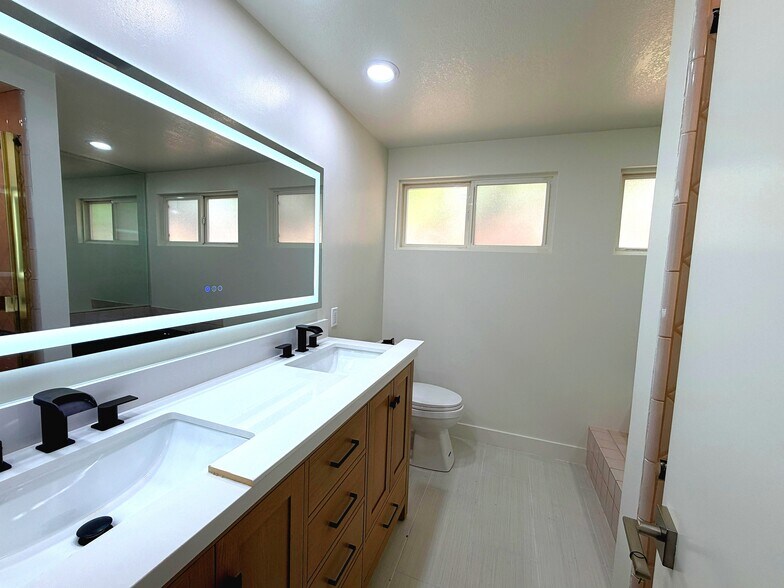 Building Photo - 17306 Bronte Pl