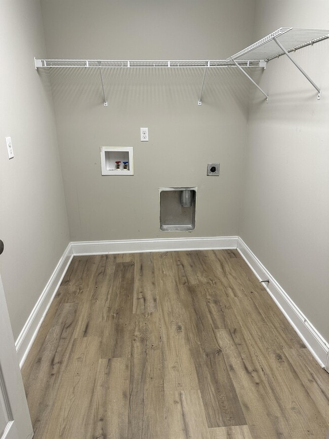 Building Photo - 916 Thunder Creek Dr