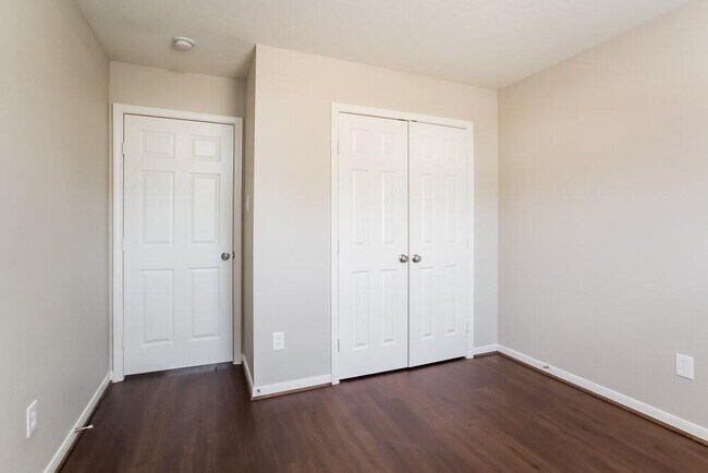 Building Photo - 9808 Woodhollow Dr
