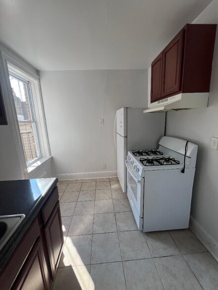 Building Photo - 130 W 47th St