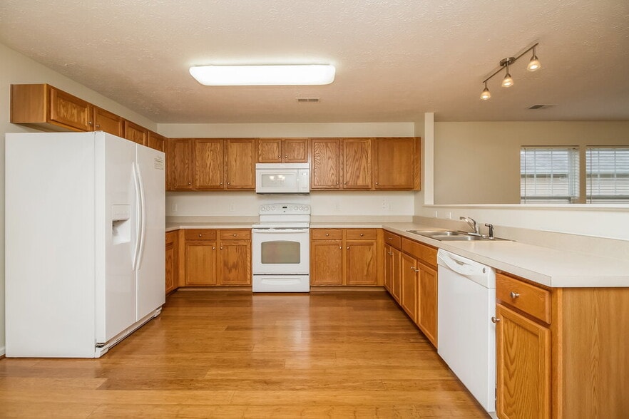 Building Photo - 329 Stewart Springs Dr