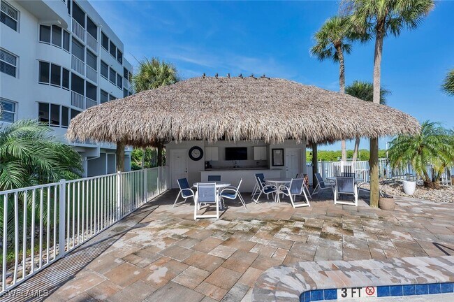 Building Photo - 12945 Vanderbilt Dr
