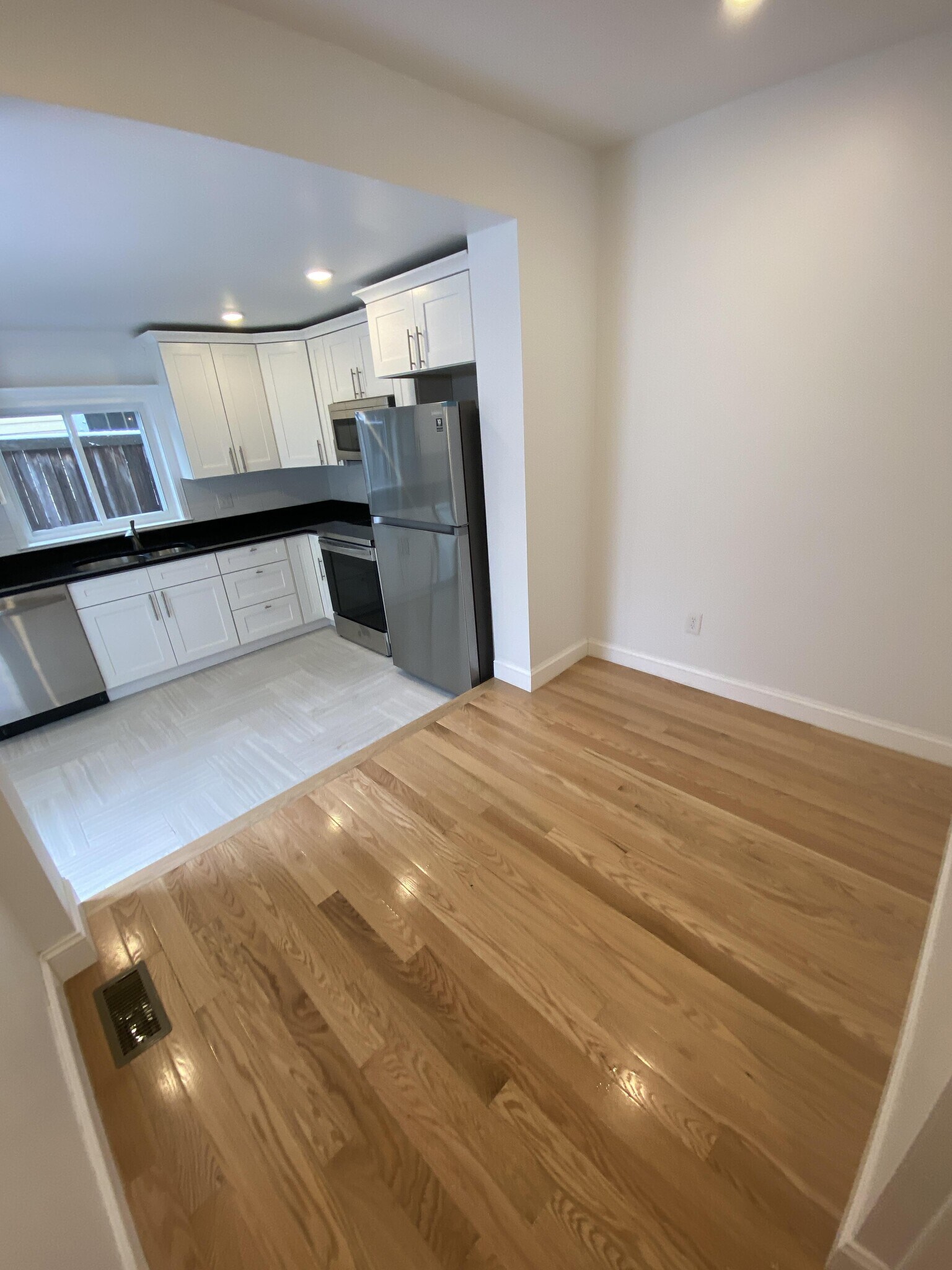 Building Photo - 141 Prospect St