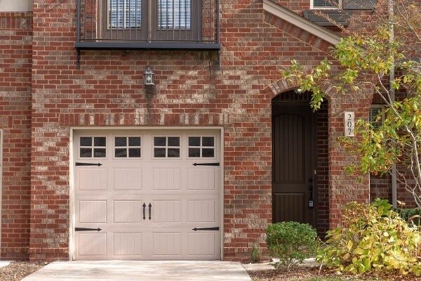 Building Photo - 207 Bixby Ln