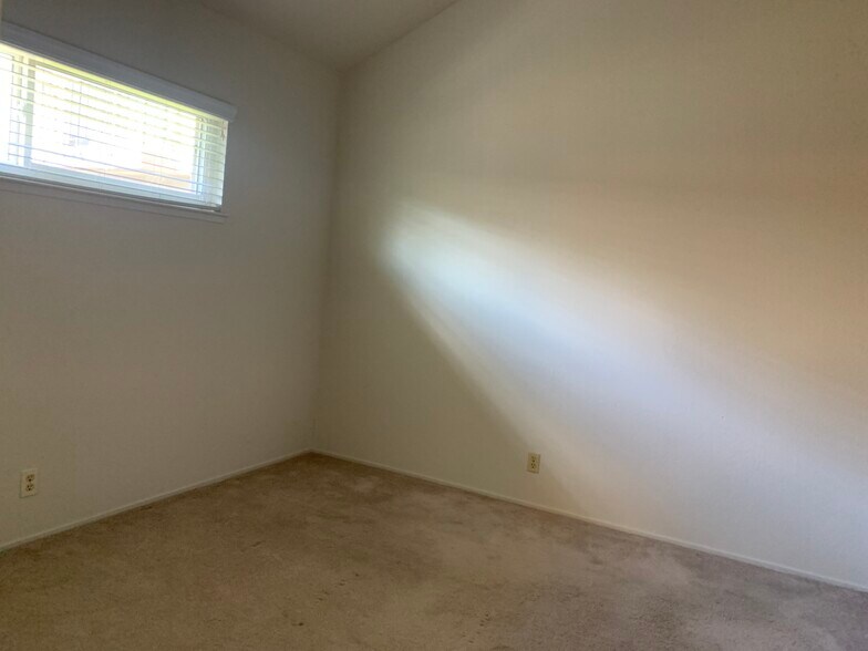 Hall Bedroom - 124 Milmar Way