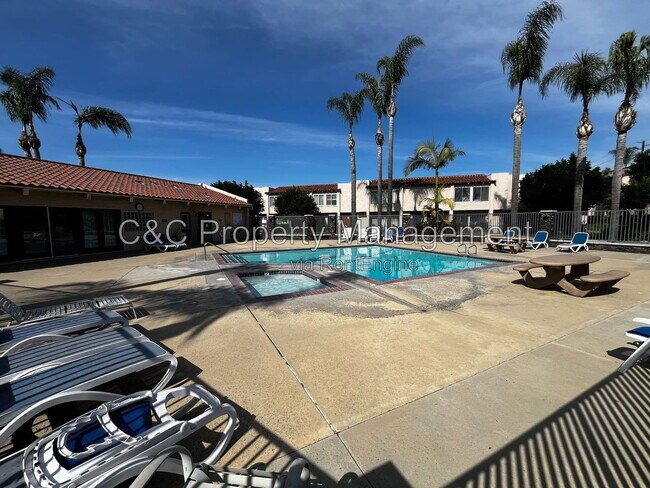 Building Photo - 700 W La Veta Ave