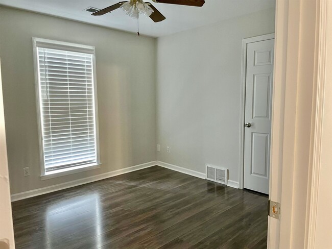 Building Photo - 3162 Wishing Star Cove