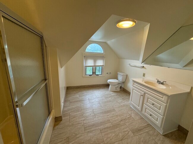 Building Photo - 920 Bellefonte St