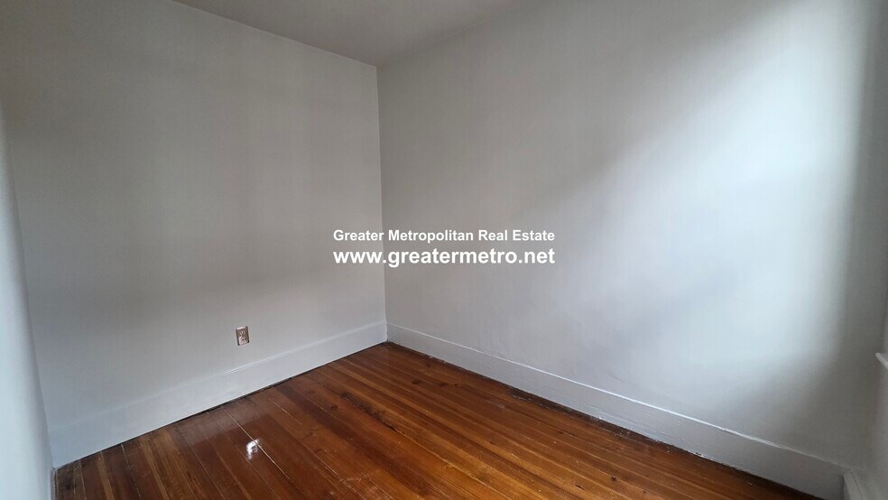 Building Photo - 207 Salem St