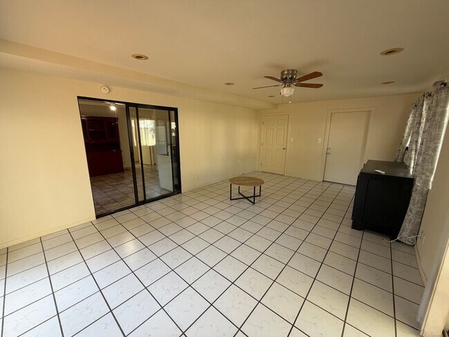 Building Photo - 42 Waikalani Pl