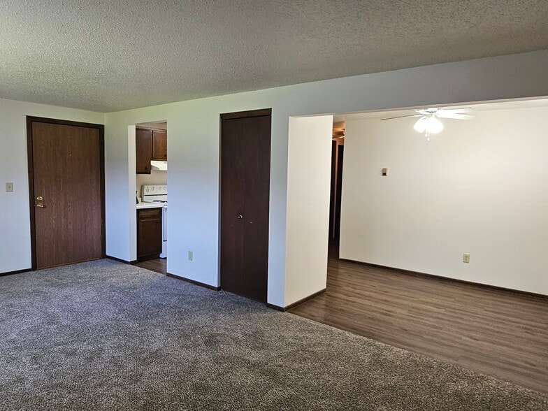 Building Photo - 725 2nd Ave W