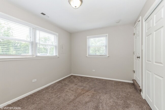 Building Photo - 21429 S 80th Ave