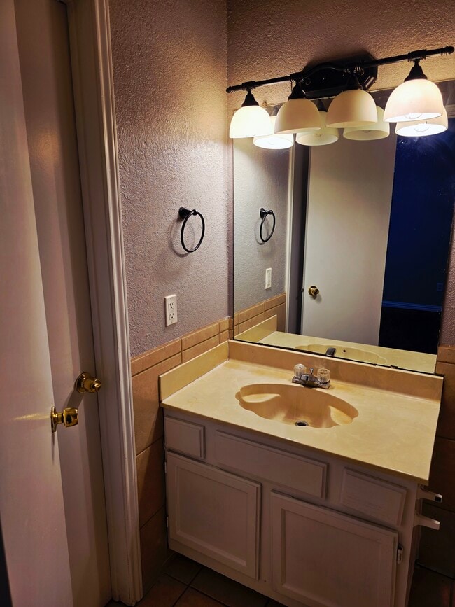 Building Photo - 13112 Rustic Trail