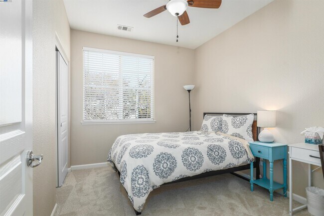 Building Photo - 7459 Starward Dr