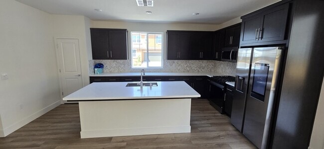 Building Photo - Brand New 2025 Solar-Powered 4 Bed, 3 Bath...